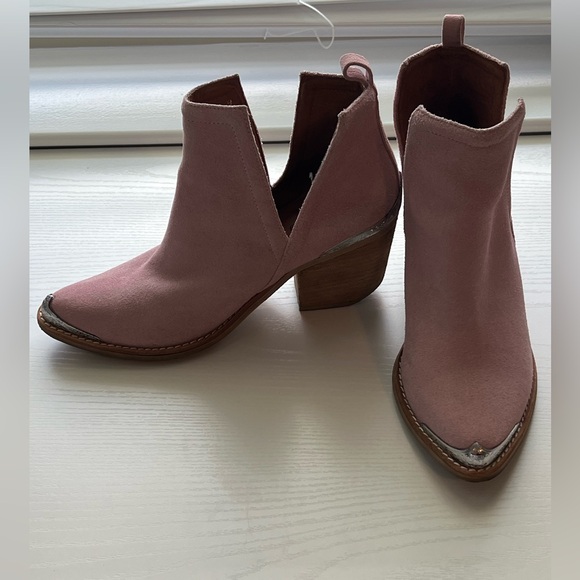 GORGEOUS Jeffrey Campbell Pink Suede Booties w/ Silver Trim SZ 7B - Picture 1 of 9